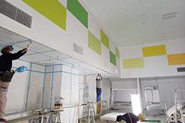 工事中の煮炊き室